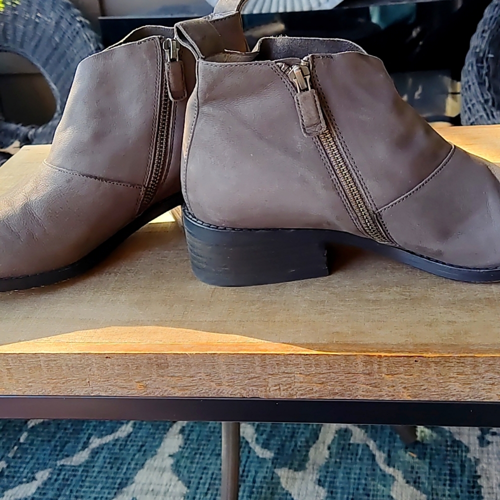 Eileen Fisher zip ankle boot